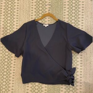 VETTA Navy convertible tie blouse.